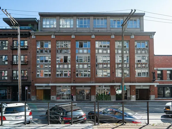 1072 Hamilton St #402, Vancouver, BC V6B 2R9