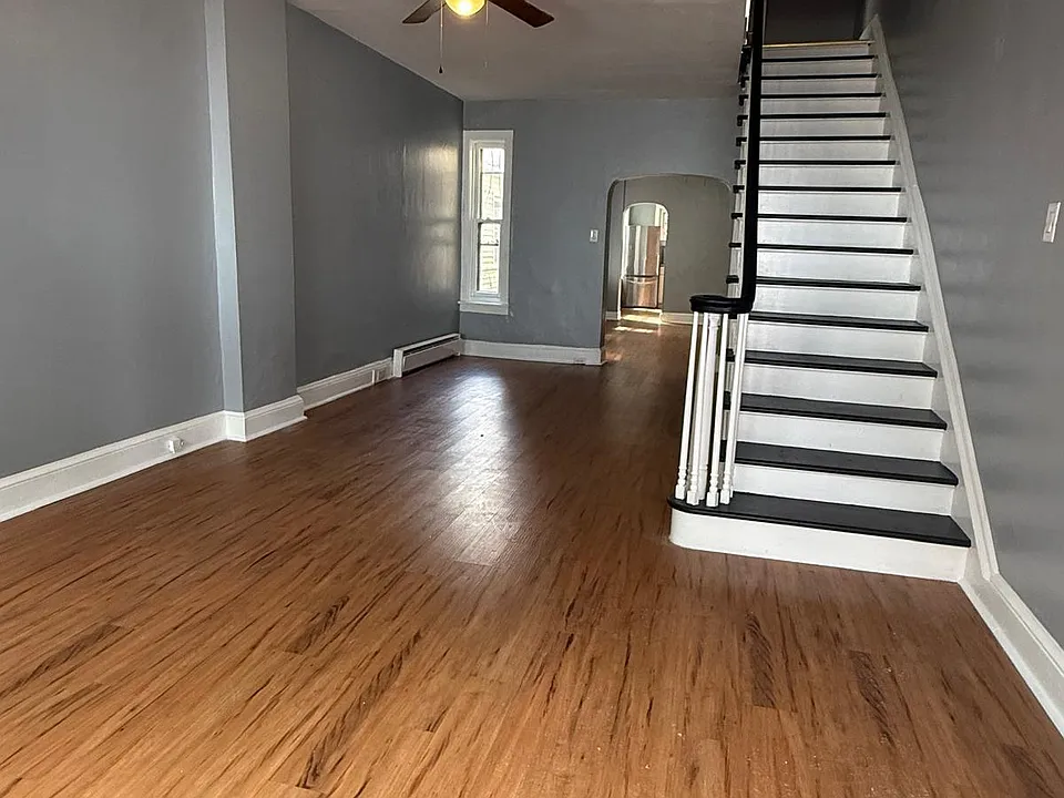 1242 Muhlenberg St