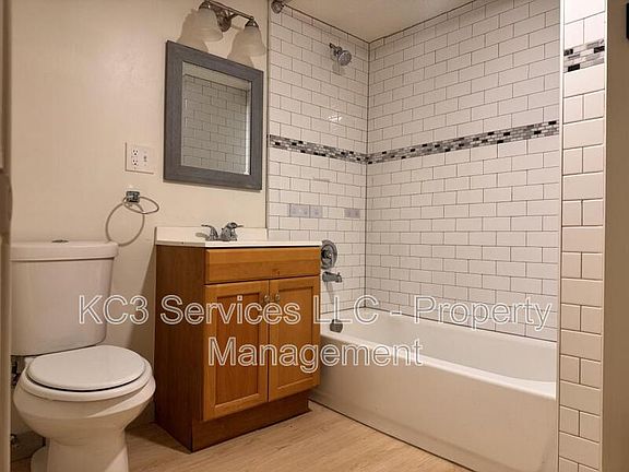 4th image of 11108 Bennington Ave Unit B