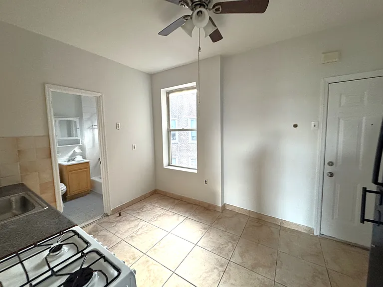 2027 Stillwell Ave #3F — Photo 12