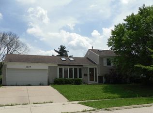 1317 Allison Ln, Schaumburg, IL 60194