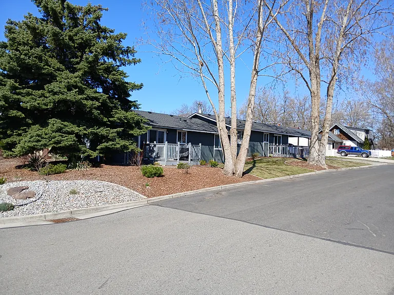 1827 E Glass Ave — Photo 2