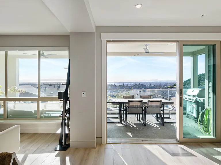 6775 Skyview Dr — Photo 47