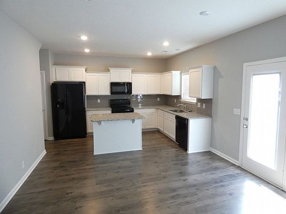 3rd image of 1831 Cicero Dr