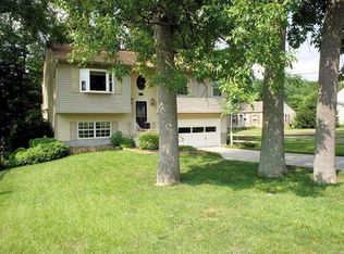 2464 Golf Dr, Cincinnati, OH 45239