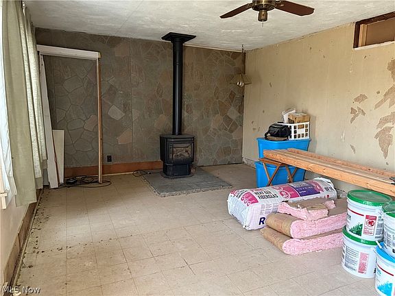 3rd image of 1719 Valley Mills Rd