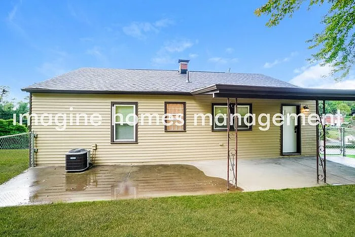 219 Maple Dr — Photo 12