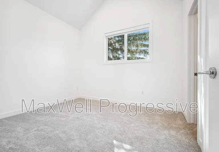 11109 51st St NW #MAIN — Photo 6