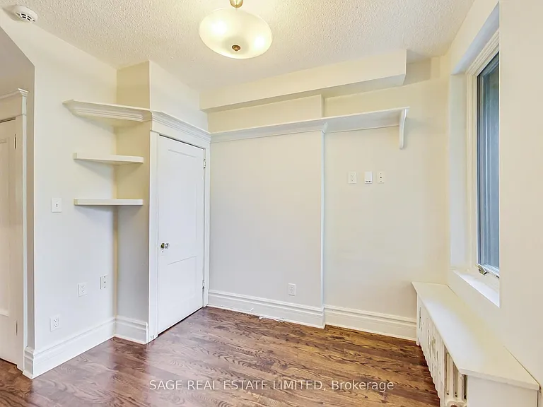 46 Alberta Ave — Photo 12