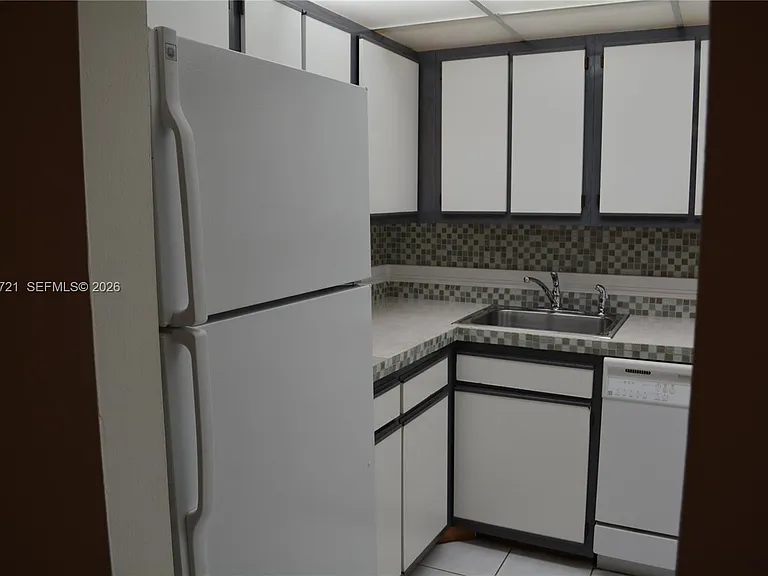 13100 SW 92nd Ave #Penthouse A-13 — Photo 7