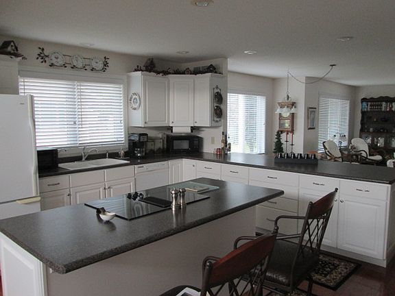 4th image of 301 Southview Dr