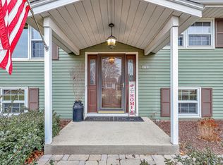 1722 Plainwood Dr, Sheboygan, WI 53081