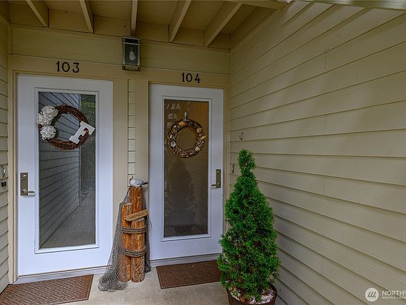 5th image of 4309 Blue Heron Circle #104