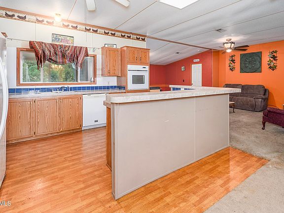 5th image of 1690 Smith Rd