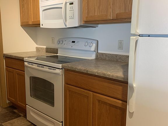 3rd image of 960 Highway 16 E #101