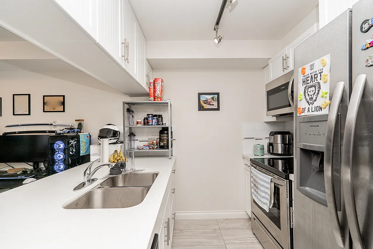 2 bed, 800 sqft, $1,800 — Photo 3