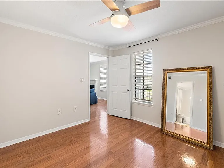 1000 W Horatio St #215 — Photo 18
