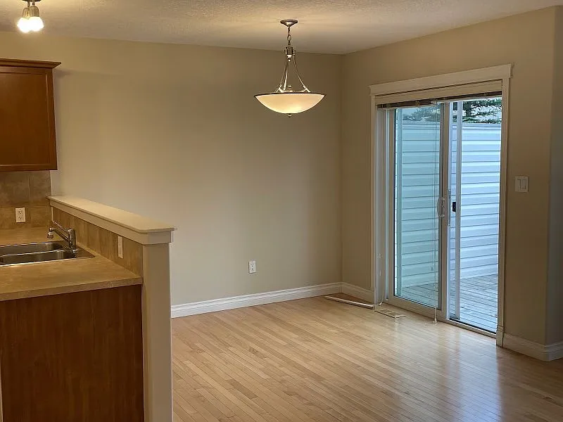 3 Bedroom Townhome with Attached Garage — Photo 4