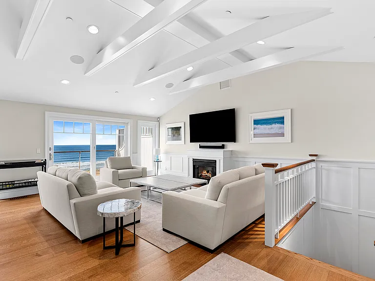 272 Old Montauk Hwy #3 — Photo 2