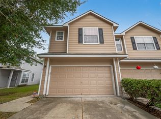 210 Drake Run Ln, Dickinson, TX 77539