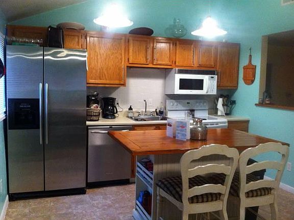 3rd image of 127 Monica Dr