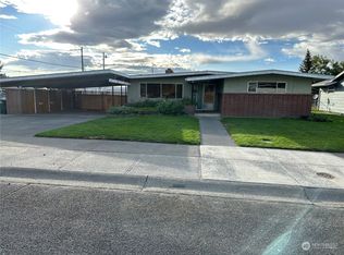 2070 S Crestmont Dr, Moses Lake, WA 98837