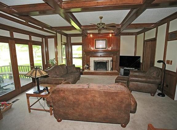 3rd image of 210 Overhill Dr