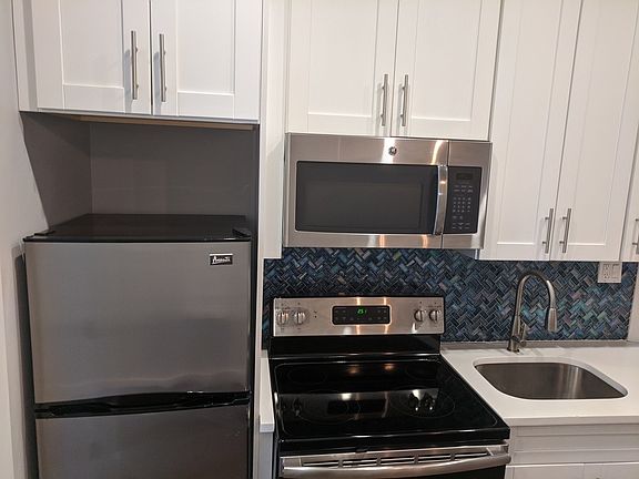 4th image of 420 E 148th St #W2