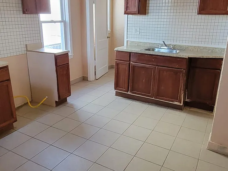 2720 Banner St — Photo 2