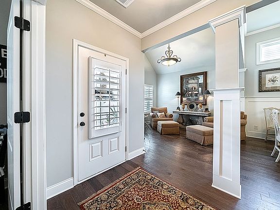 5th image of 3909 Camden Ct