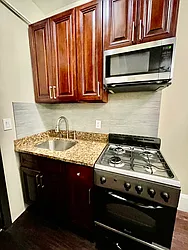 Rented by R New York