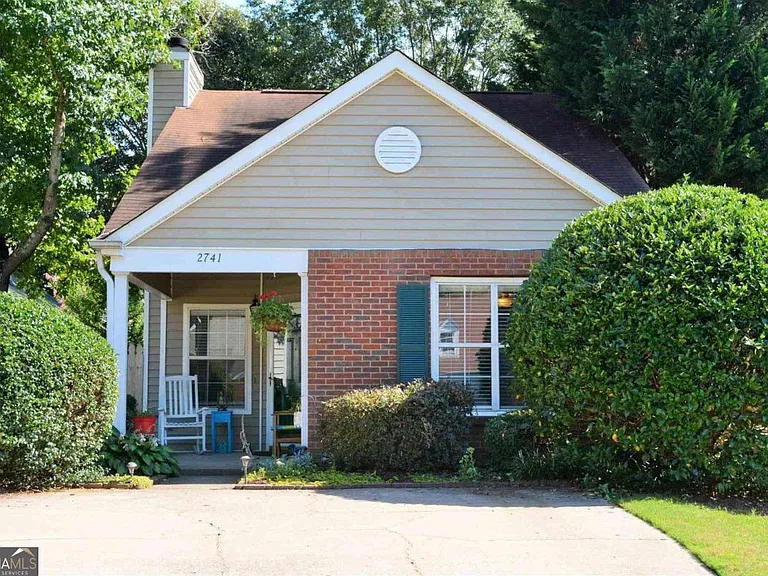 2741 Saint Charles Ln NW — Photo 1