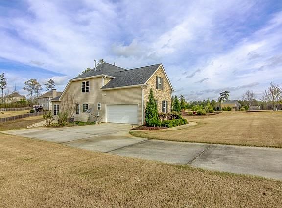 3rd image of 91 Rosebay Ln