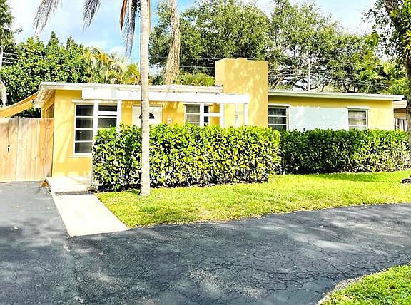 4th image of 1817 SW 14th Ct