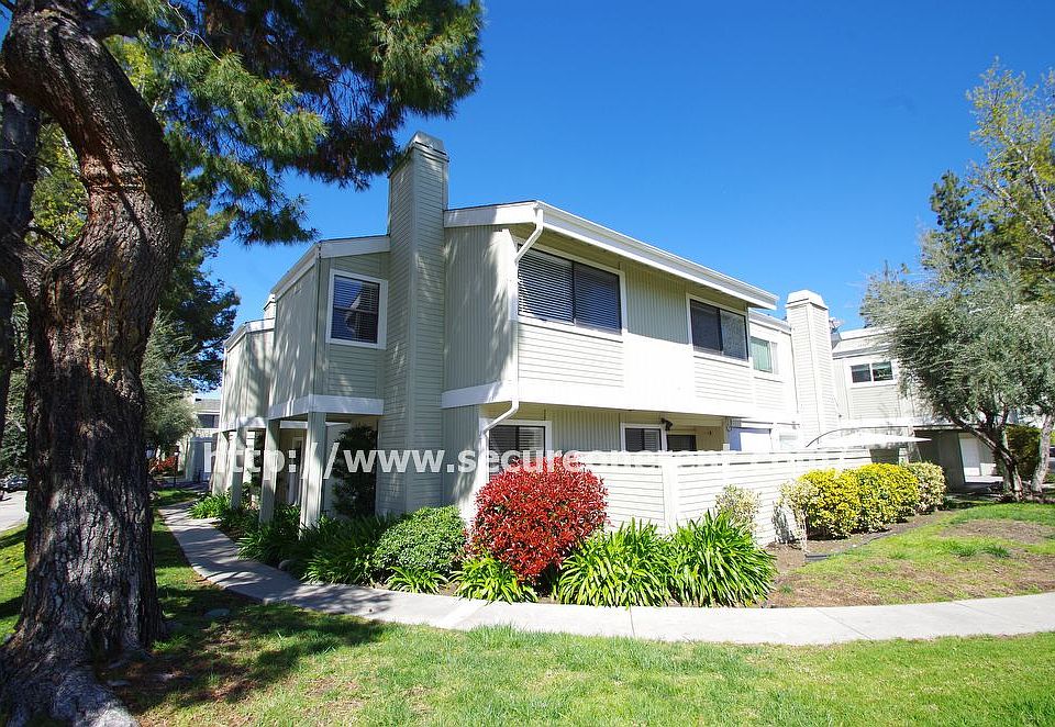 1st image of 22131 Burbank Blvd Unit 1