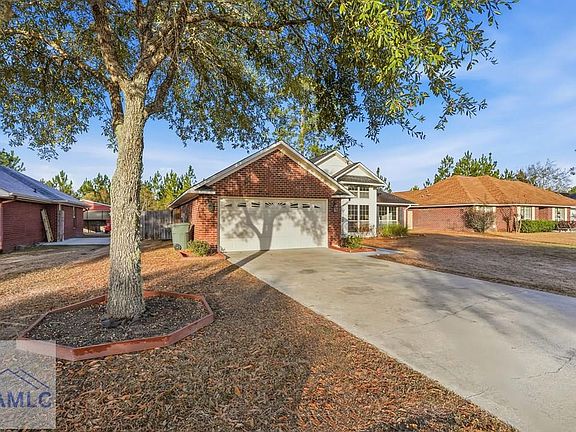 3rd image of 217 Slayton Cir