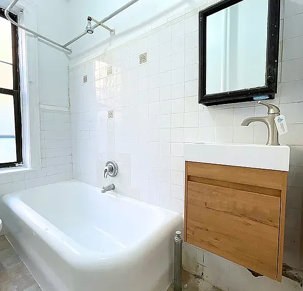 1764 E 18th St #2A — Photo 5