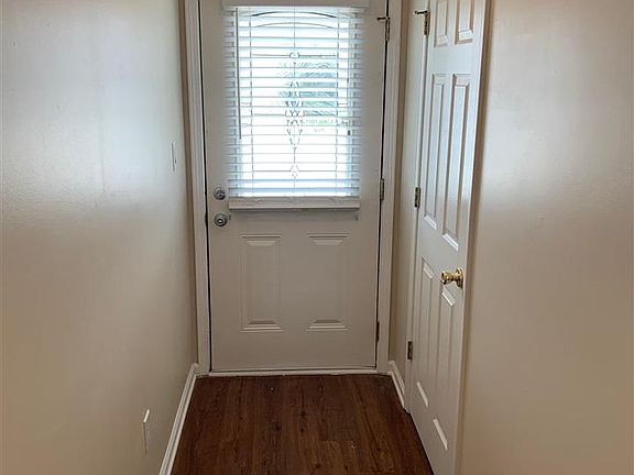 2nd image of 444 Londonberry Dr