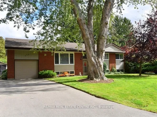 171 Manitou Way, Hamilton, ON L9G 1X9
