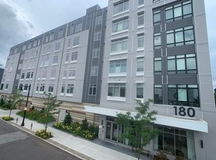 180 Telford St #213, Brighton, MA 02135