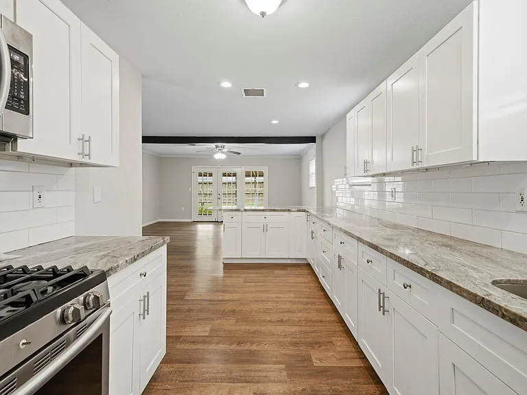 1930 Redway Ln — Photo 13