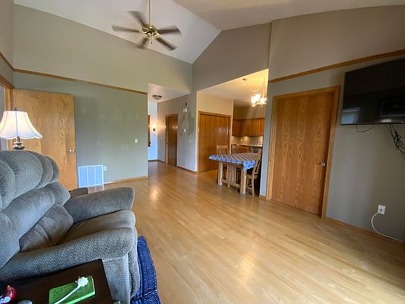 4th image of 1807 Ridgeway Dr