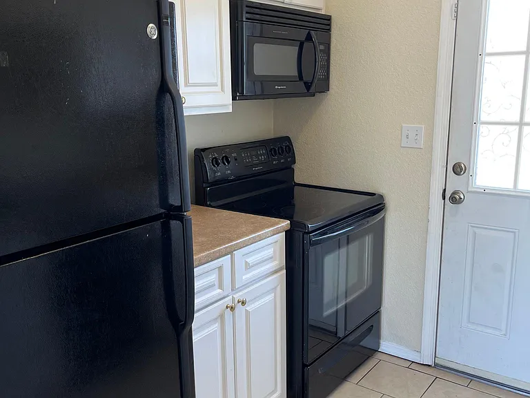 21463 Mallory Ave — Photo 1