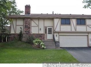 7585 Zinnia Way N, Maple Grove, MN 55311