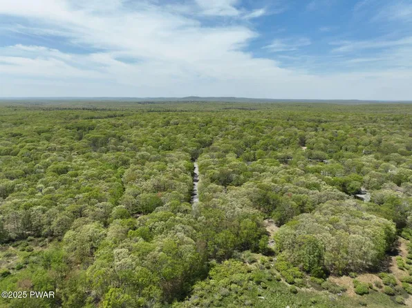 Bennett Ln, Milford, PA 18337