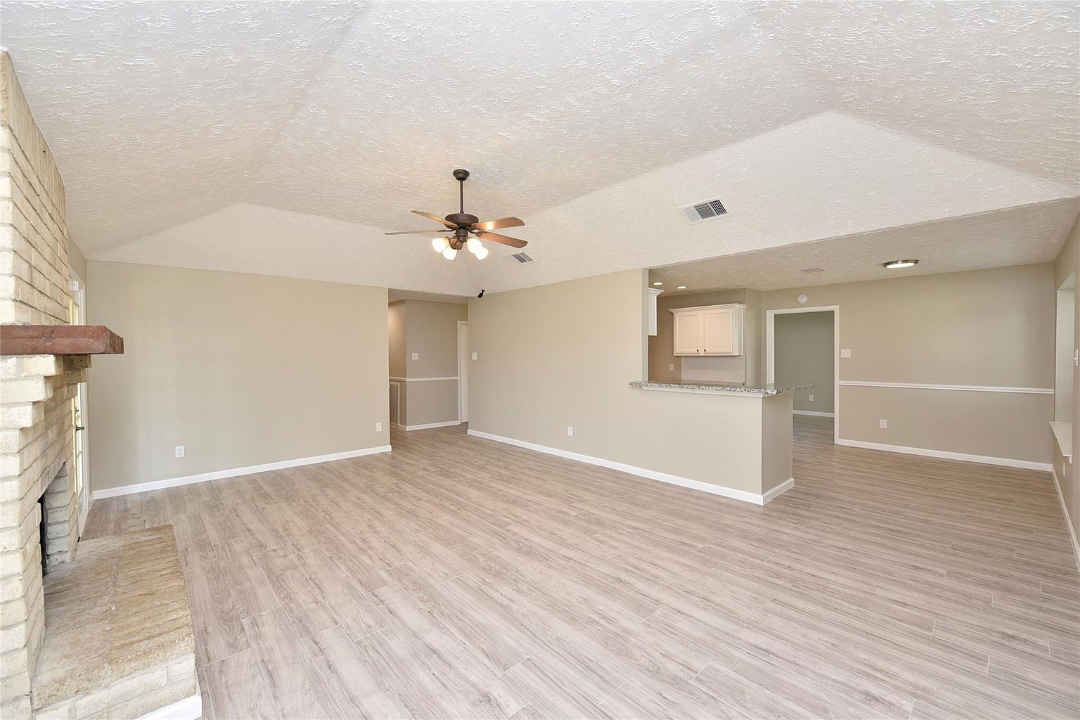 Property in a prime location with modern interiors
