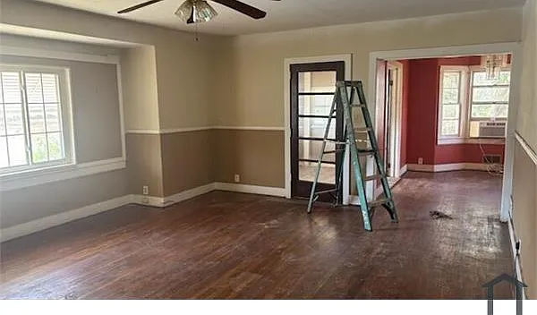 1800 Holbrook Ave — Photo 2