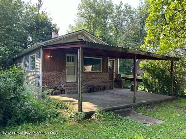 506 Griffin Pond Rd, Clarks Summit, PA 18411