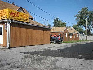4th image of 375 Kenmore Ave