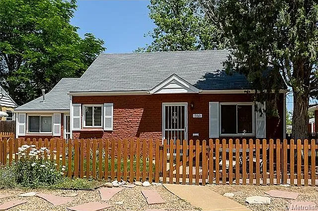 1560 Spruce St — Photo 9